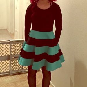 Black & Teal long sleeve dress.